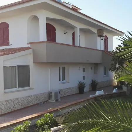 Oda ve Kahvaltı Rizziettu Marzamemi